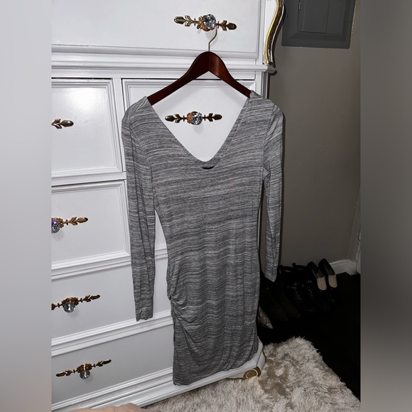Banana Republic Grey and White, Ruched, V-Neck, Body Con Dress, Size Medium - Picture 14 of 17